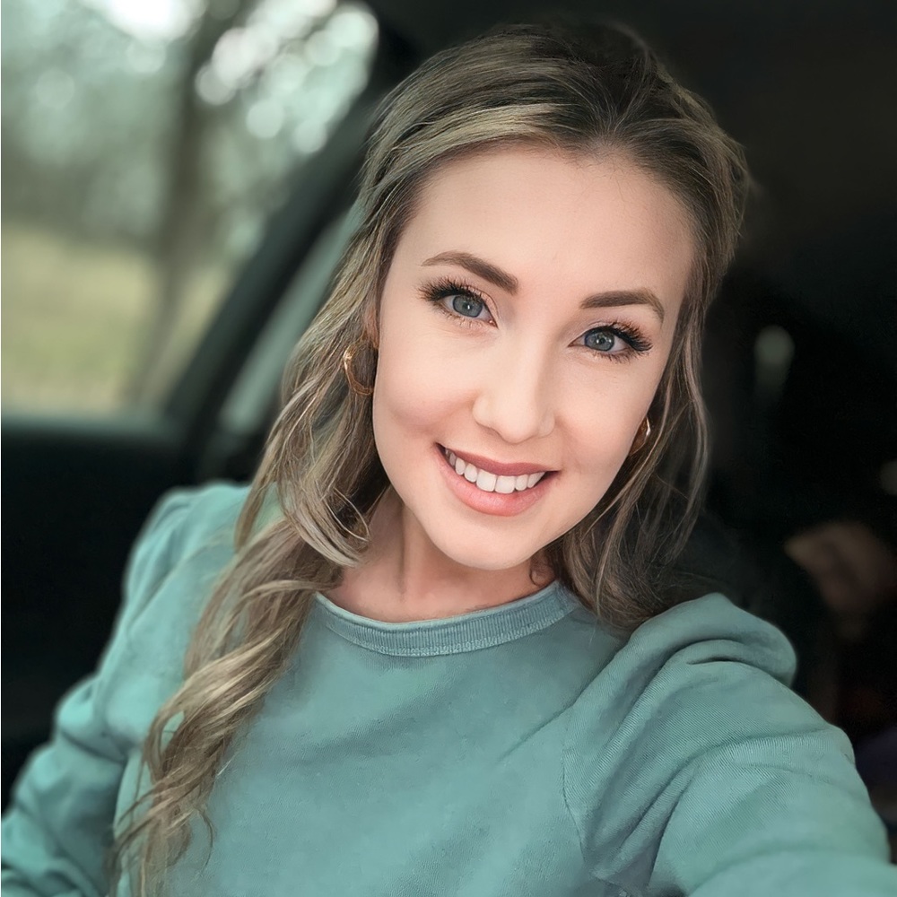 Meet your Posher, Ashley